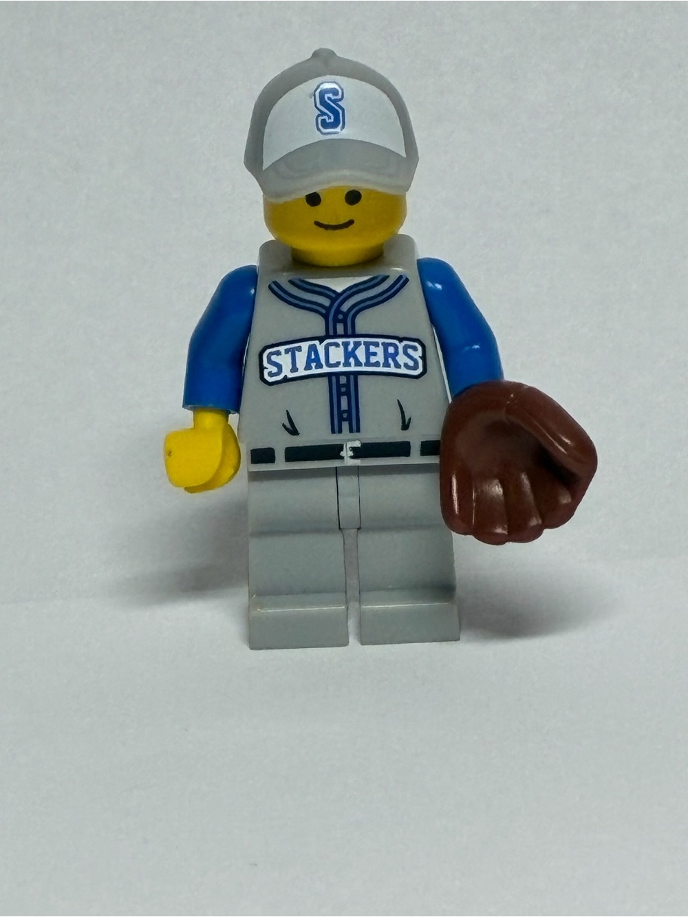Stackers Baseball Minifigure with Blue Sleeves and Gray Uniform